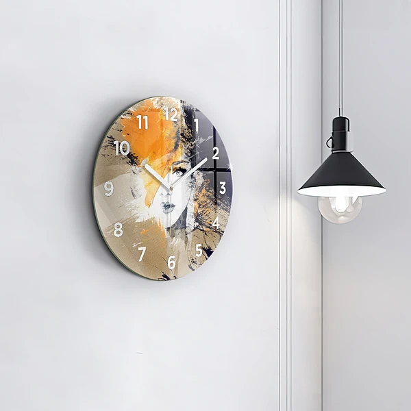 Wanduhr rund mit motiv Portrait einer Frau abstrakt