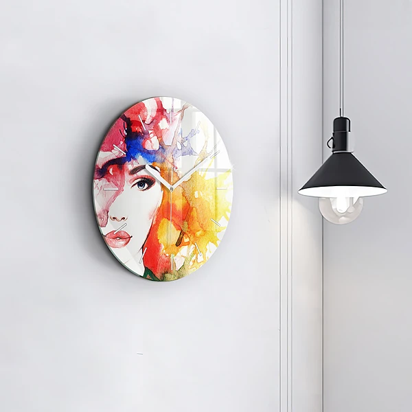 Wanduhr glas rund Buntes Porträt einer Frau
