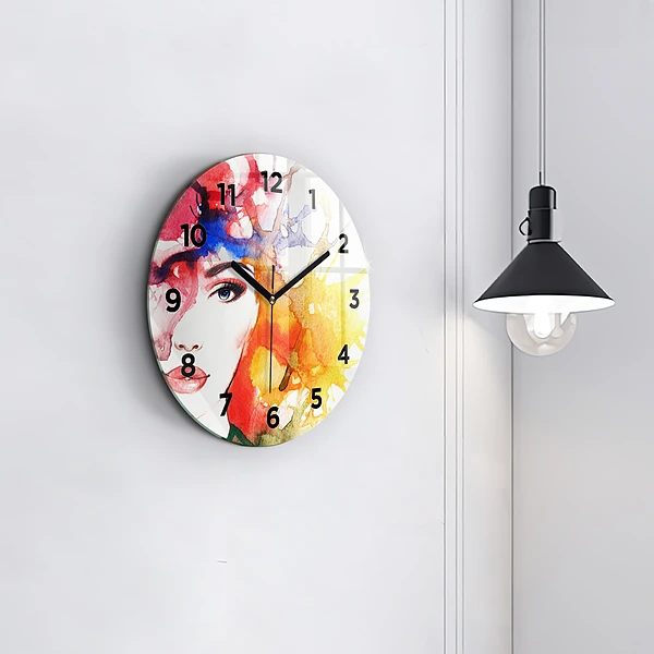 Wanduhr glas rund Buntes Porträt einer Frau