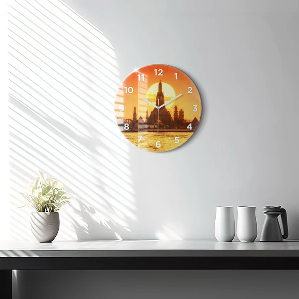 Wanduhr rund Wat arun Bangkok Thailand