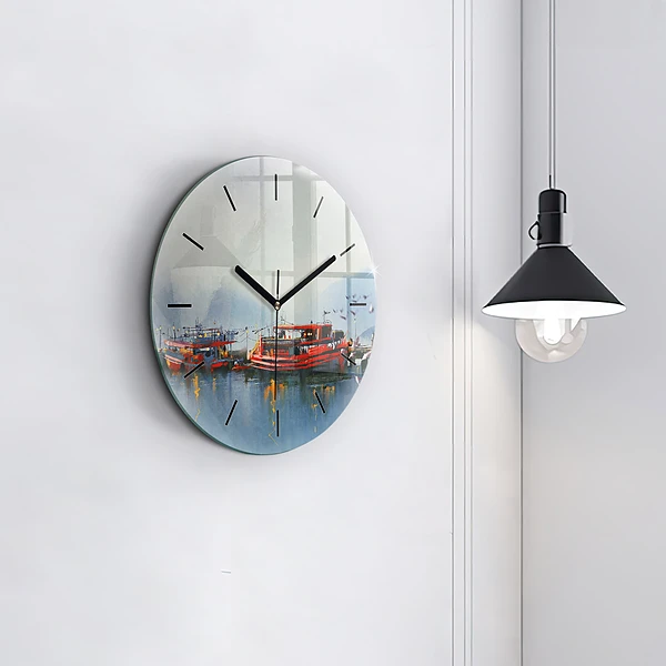Wanduhr rund mit motiv Fischerboot im Hafen