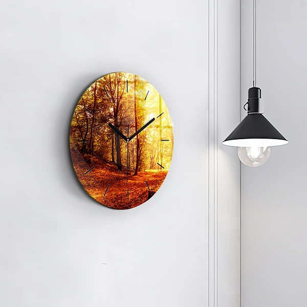 Wanduhr glas rund Waldlandschaft in der Sonne
