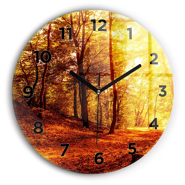 Wanduhr glas rund Waldlandschaft in der Sonne