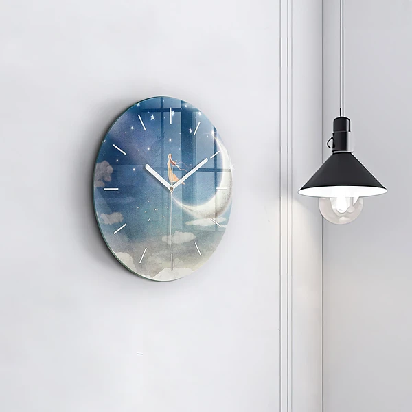 Wanduhr rund Mädchen auf dem Mond