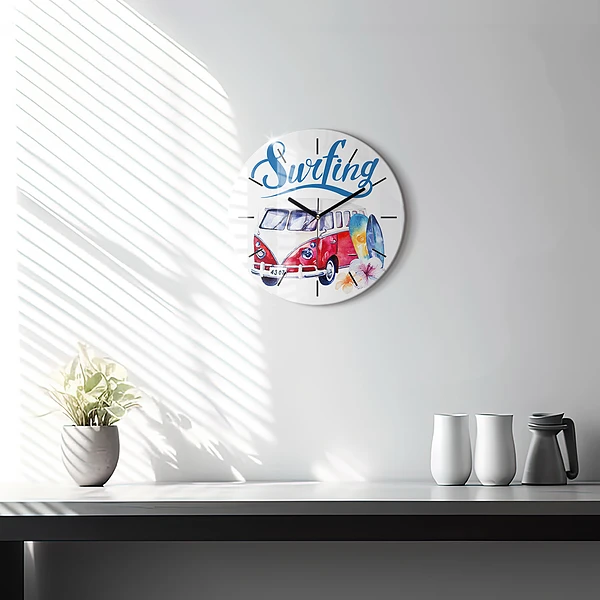 Wanduhr rund mit motiv Auto und Schild Surfen