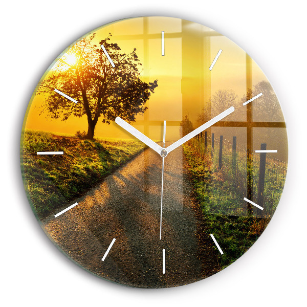 Wanduhr glas rund Nebel bei Sonnenaufgang