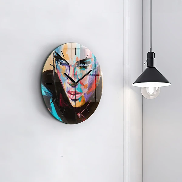 Wanduhr glas rund Porträt einer Frau