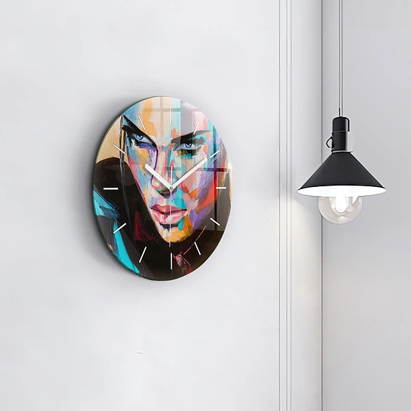 Wanduhr glas rund Porträt einer Frau