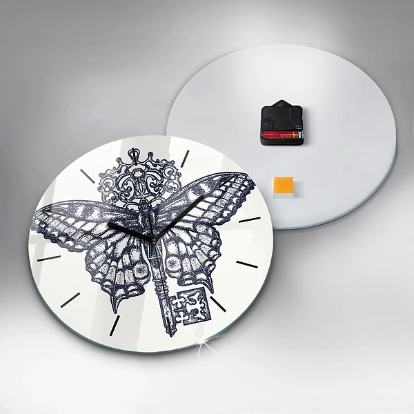 Wanduhr rund Schmetterling und Schlüssel - Boho-Stil