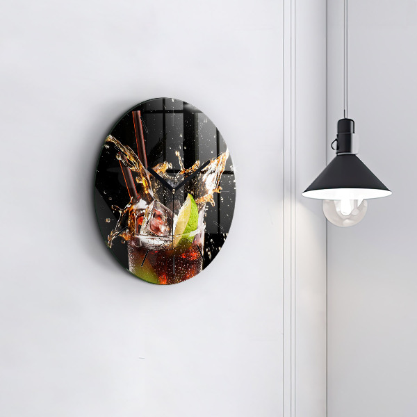 Wanduhr rund Getränk auf dem Eis