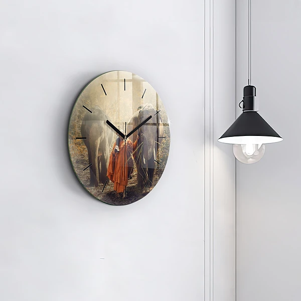 Wanduhr rund mit motiv Mönch führt Elefanten