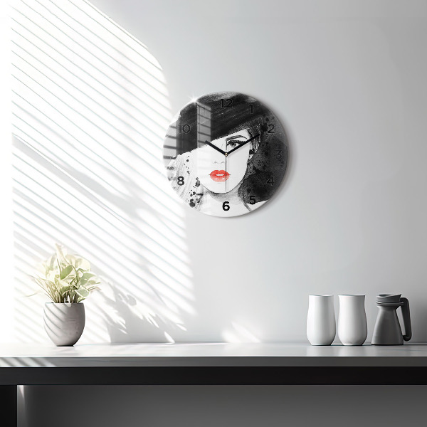 Wanduhr rund Frau mit Hut