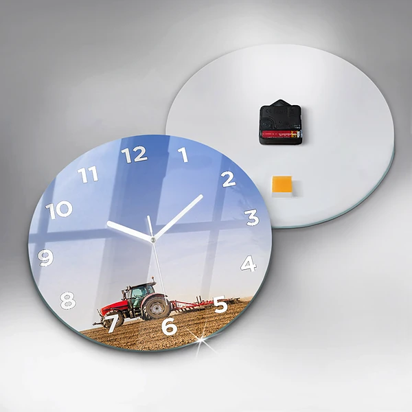 Wanduhr rund Landwirt im Traktor