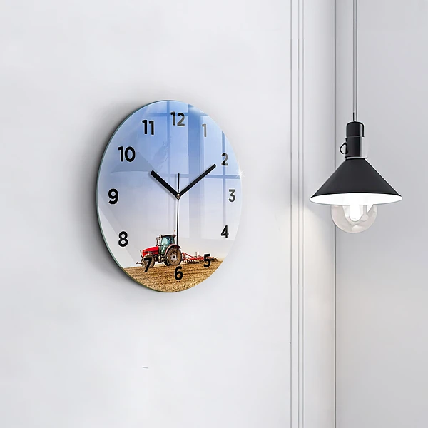 Wanduhr rund Landwirt im Traktor