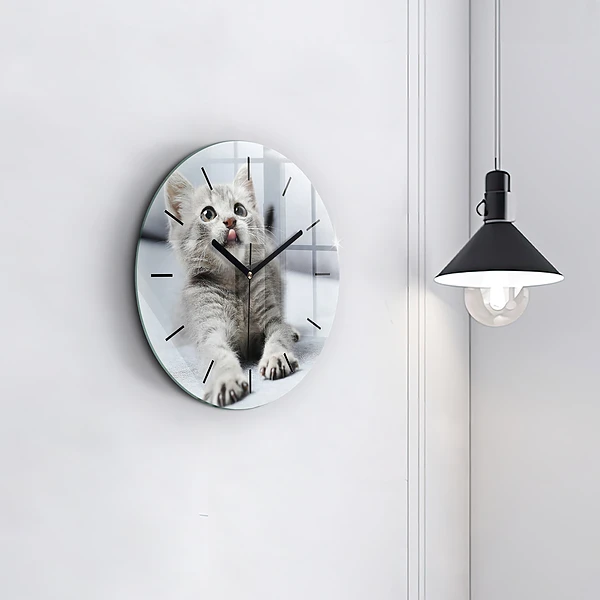 Wanduhr rund mit motiv Katze auf dem Sofa