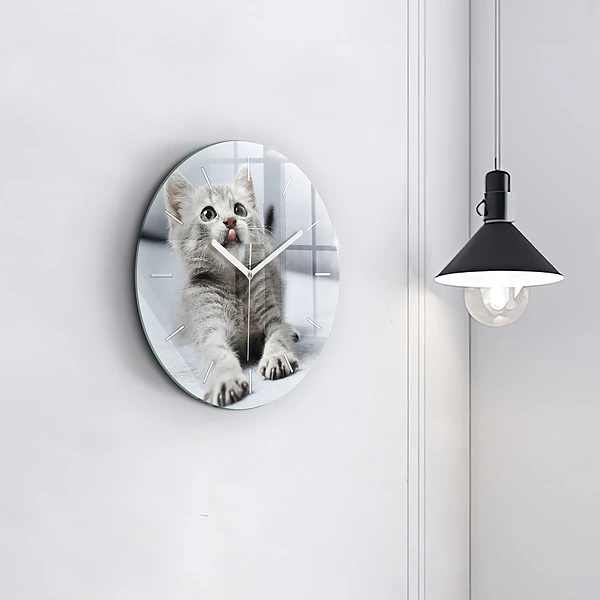 Wanduhr rund mit motiv Katze auf dem Sofa