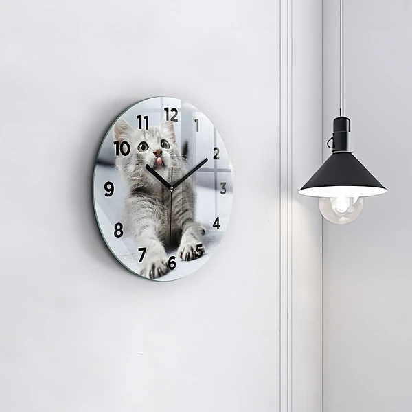 Wanduhr rund mit motiv Katze auf dem Sofa