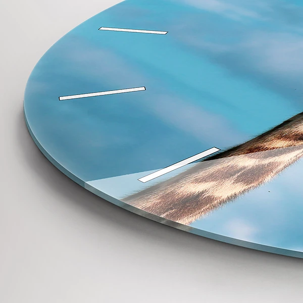 Wanduhr glas rund Große Giraffe vor einem Himmelshintergrund
