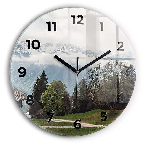 Wanduhr rund Blick auf die Berge