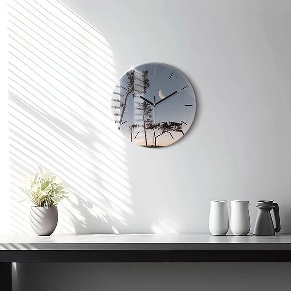 Wanduhr glas rund Mondsichel und Bäume