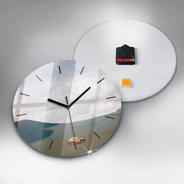 Wanduhr rund Fahrzeug in der Wüste von Kamtschatka