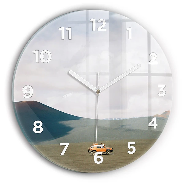 Wanduhr rund Fahrzeug in der Wüste von Kamtschatka
