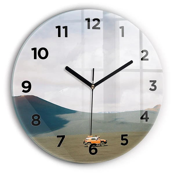 Wanduhr rund Fahrzeug in der Wüste von Kamtschatka
