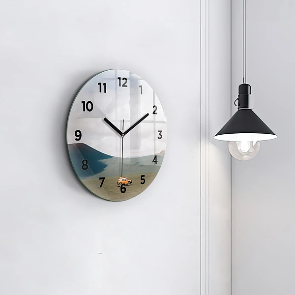 Wanduhr rund Fahrzeug in der Wüste von Kamtschatka