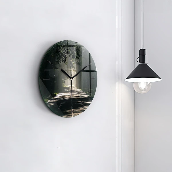 Wanduhr rund mit motiv Waldweg und Sonnenschlieren