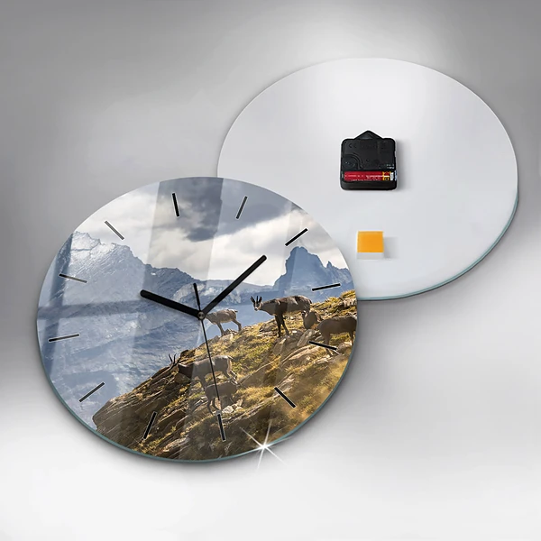Wanduhr rund Ziege im Aosta-Tal
