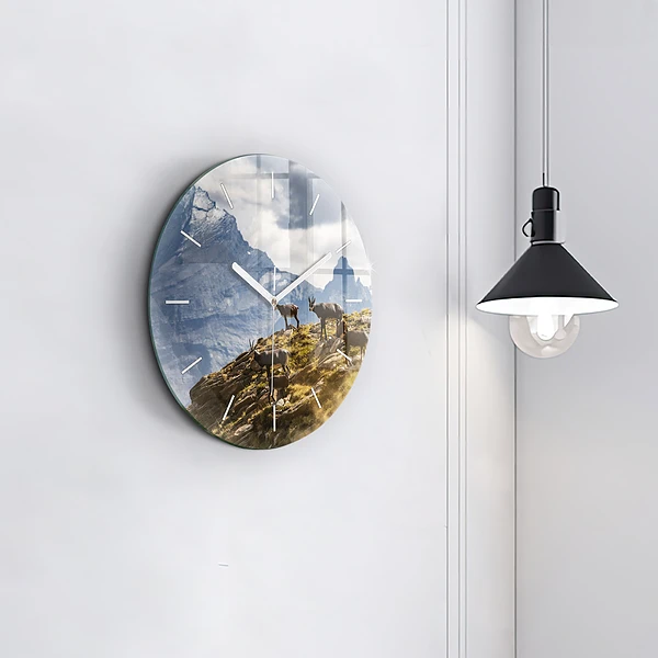 Wanduhr rund Ziege im Aosta-Tal