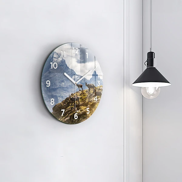 Wanduhr rund Ziege im Aosta-Tal