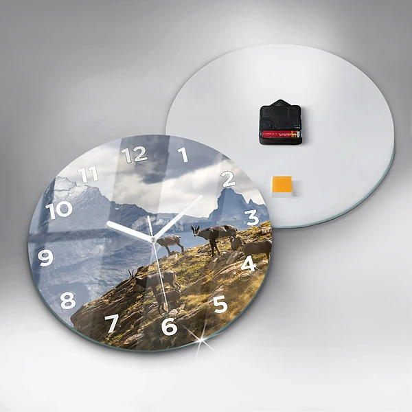 Wanduhr rund Ziege im Aosta-Tal