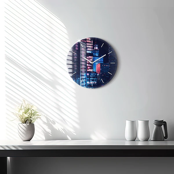 Wanduhr rund Warschau bei Nacht