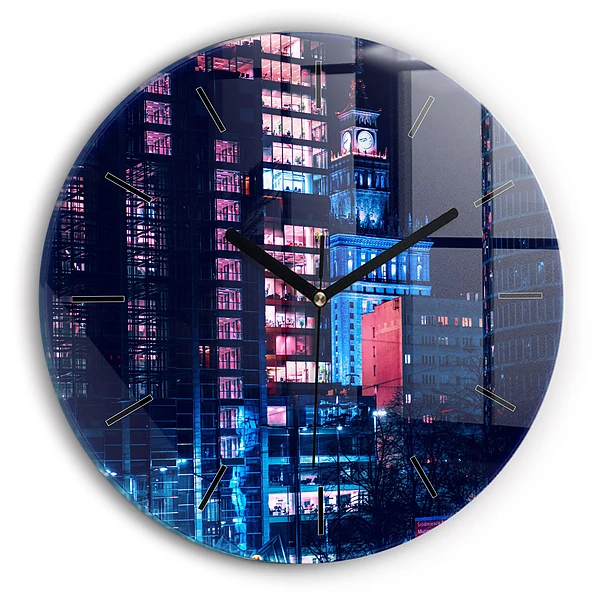 Wanduhr rund Warschau bei Nacht