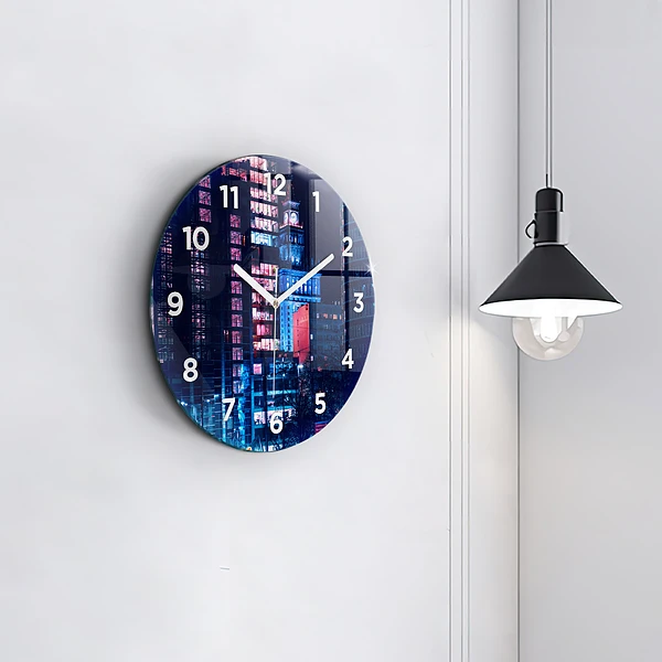 Wanduhr rund Warschau bei Nacht