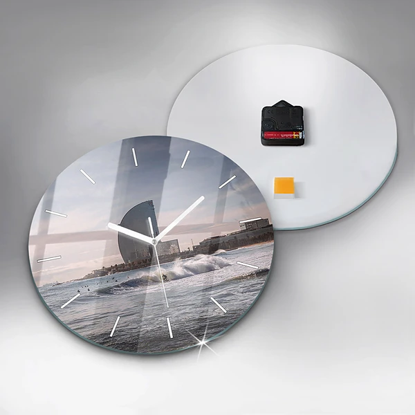 Wanduhr rund mit motiv Surfer in Barcelona