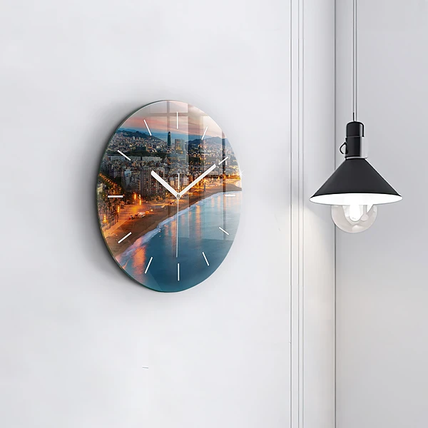 Wanduhr rund Strand von Barcelona