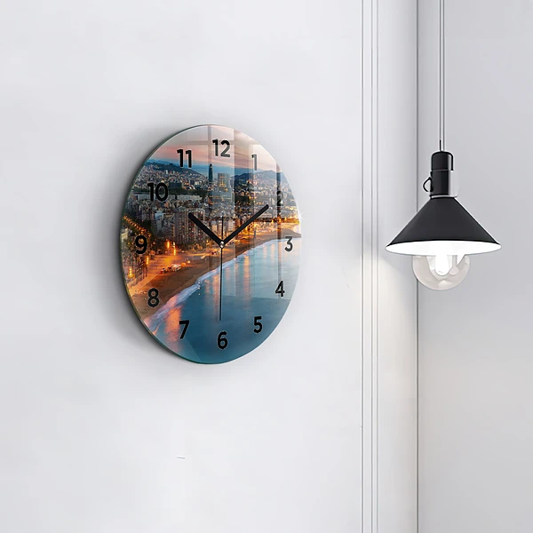 Wanduhr rund Strand von Barcelona