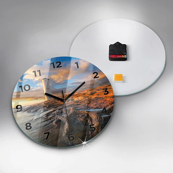 Wanduhr rund Leuchtturm und die Ostsee