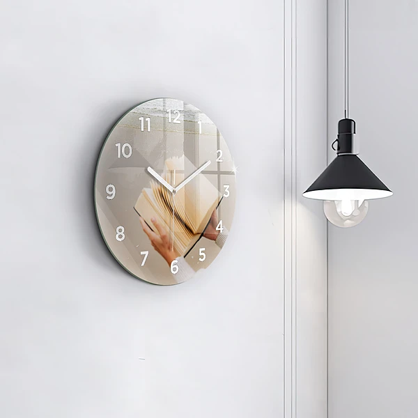 Wanduhr glas rund Ein Moment mit einem Buch