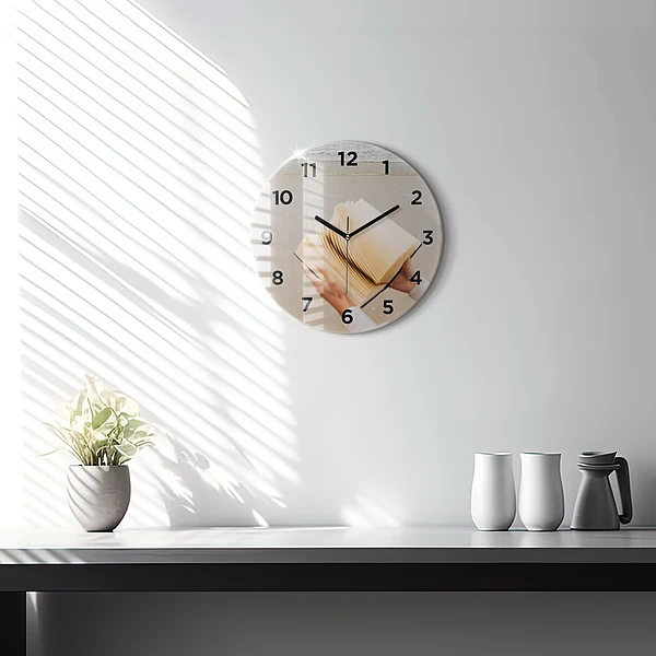 Wanduhr glas rund Ein Moment mit einem Buch