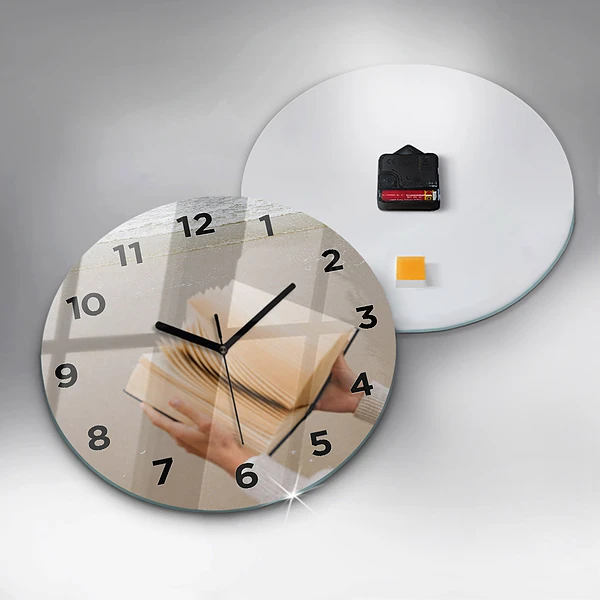 Wanduhr glas rund Ein Moment mit einem Buch