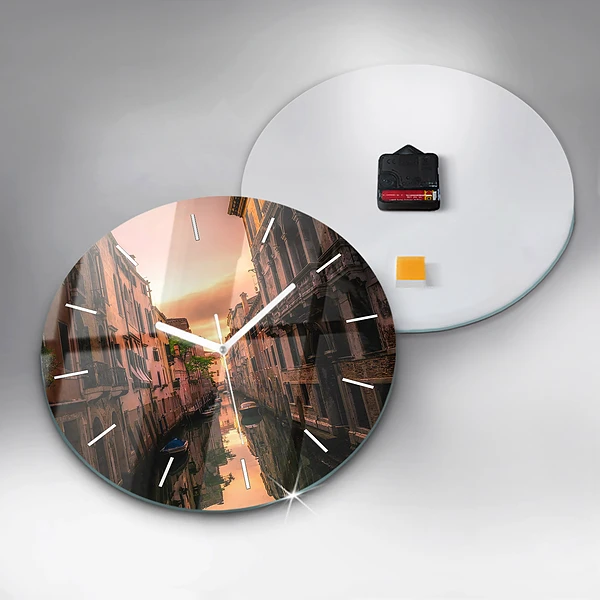 Wanduhr rund mit motiv Blick über den Kanal in der Stadt