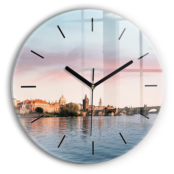 Wanduhr glas rund Karlsbrücke in Prag