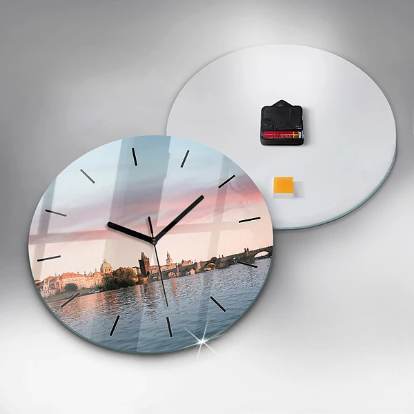 Wanduhr glas rund Karlsbrücke in Prag