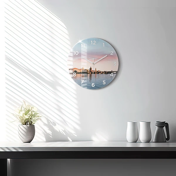 Wanduhr glas rund Karlsbrücke in Prag
