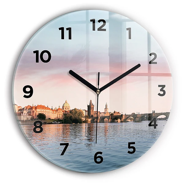 Wanduhr glas rund Karlsbrücke in Prag
