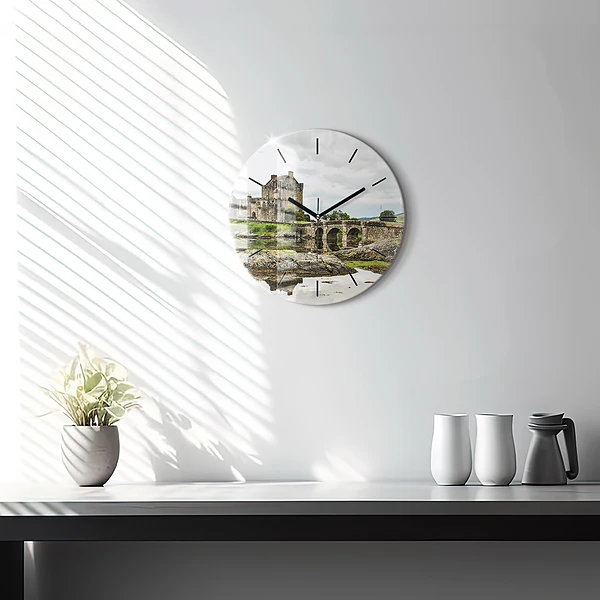Wanduhr rund mit motiv Schloss Eilean Donan in Schottland