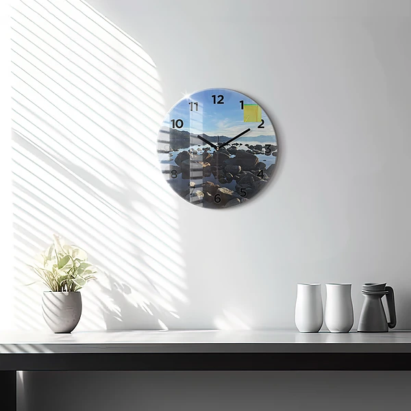 Wanduhr rund Blick aufs Meer